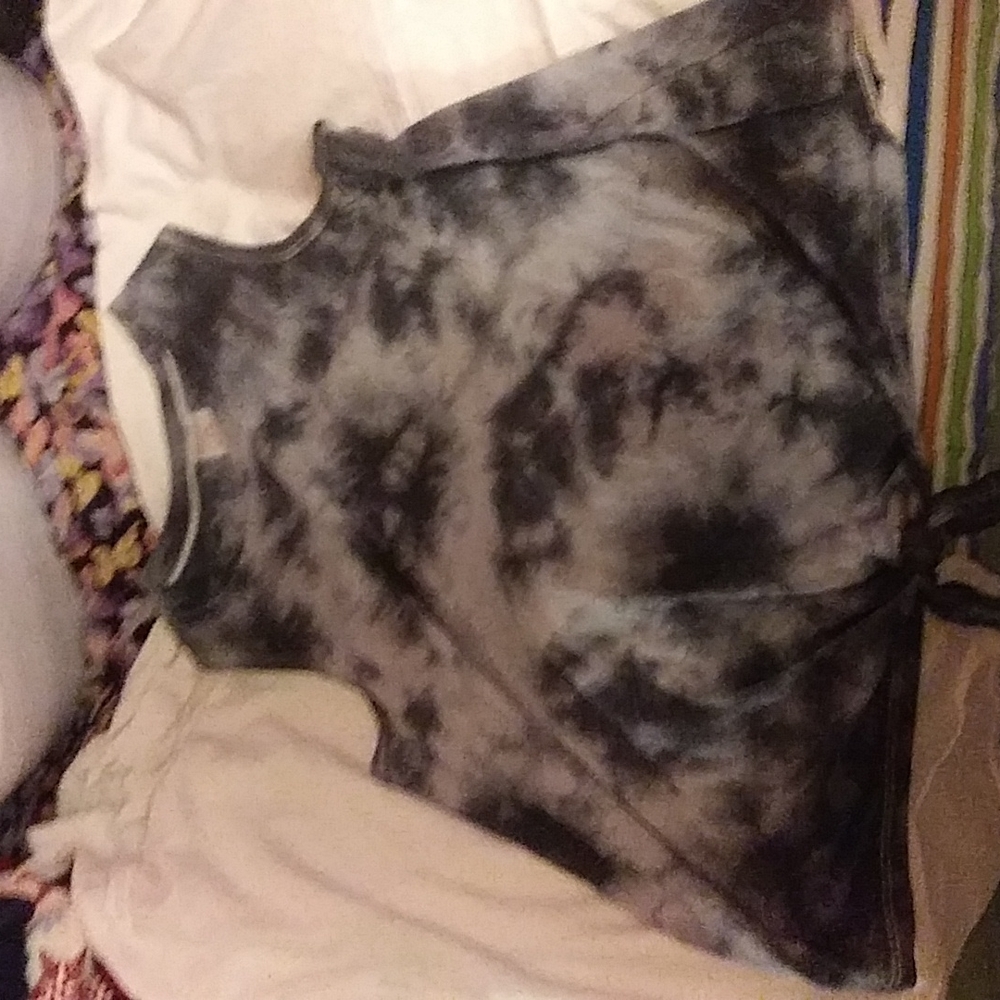 No boundaries large gray white